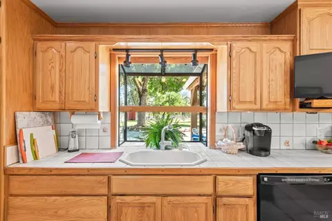 Kitchen - 7452 Clement Rd, Vacaville, CA 95688 photo 4 of 11