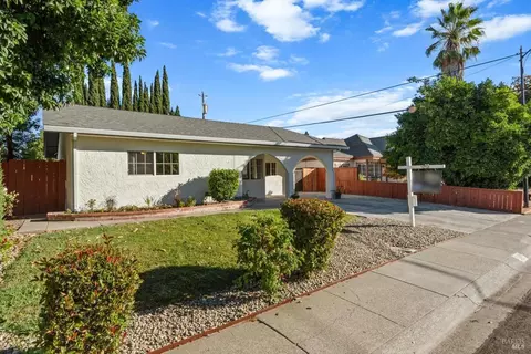 348 Elder St, Vacaville, CA 95688 photo 2