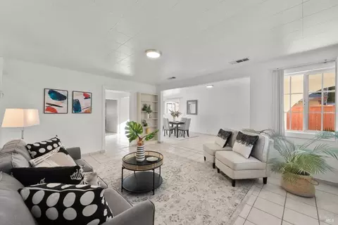 348 Elder St, Vacaville, CA 95688 photo 7