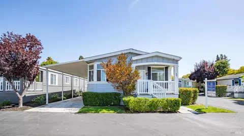 44 Oakwood Dr, Petaluma, CA 94954