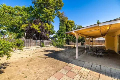 390 Berkshire Dr, Dixon, CA 95620 photo 13