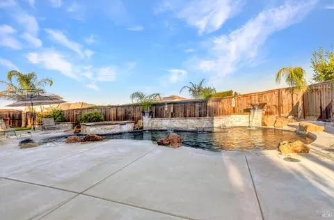 708 Elderberry Loop, Vacaville, CA 95688 photo 4