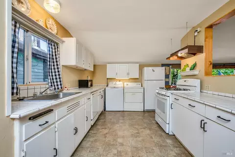 17151 Maple Shadows Dr, Middletown, CA 95461 photo 5