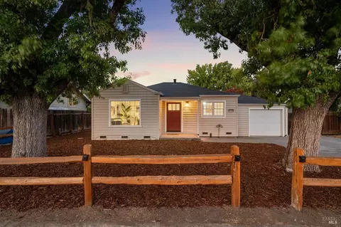 15147 Marty Dr, Glen Ellen, CA 95442