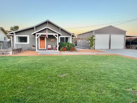 1233 Gordon Ln, Santa Rosa, CA 95404