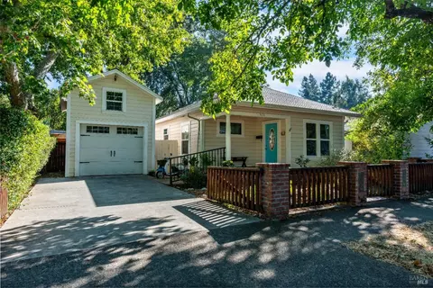 513 Walnut Ave, Ukiah, CA 95482