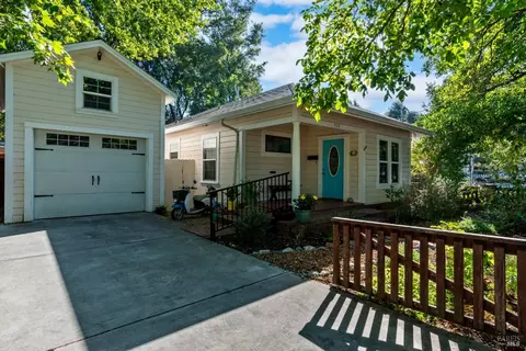 513 Walnut Ave, Ukiah, CA 95482 photo 3