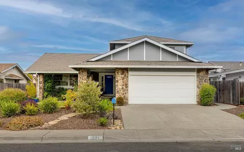 1921 Clydesdale Way, Petaluma, CA 94954