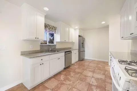 166 Janice St, Vallejo, CA 94589 photo 10