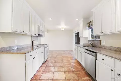 166 Janice St, Vallejo, CA 94589 photo 12