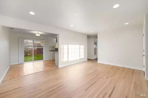 166 Janice St, Vallejo, CA 94589 photo 8
