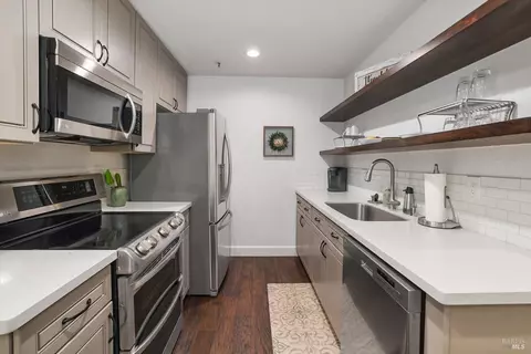 644 Arcadia Dr, Vacaville, CA 95687