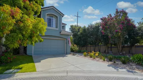 2 Arrowhead Ct, Petaluma, CA 94954