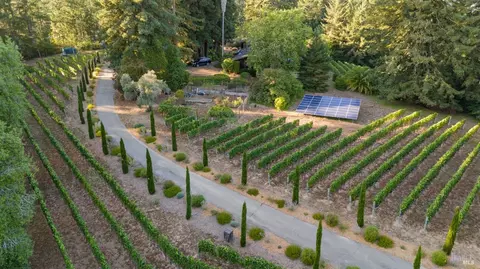 825 Jonive Rd, Sebastopol, CA 95472