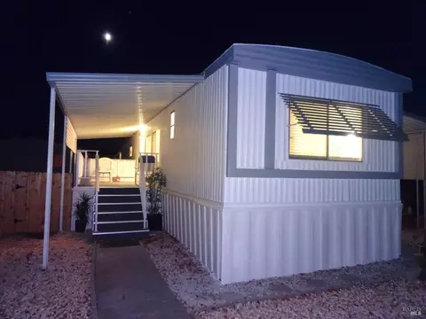 180 Palm Beach Ct, Fairfield, CA 94533