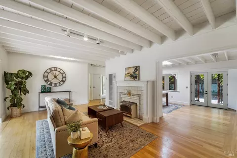 466 Hollis Ln, Saint Helena, CA 94574