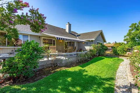 7549 Oakmont Dr, Santa Rosa, CA 95409
