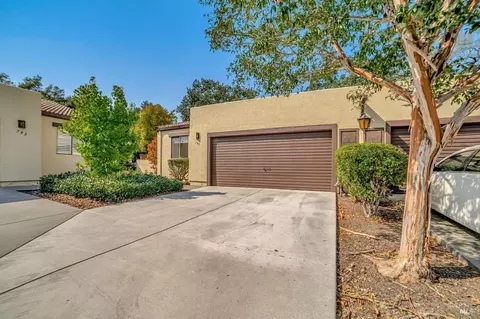 795 Adobe Dr, Santa Rosa, CA 95404
