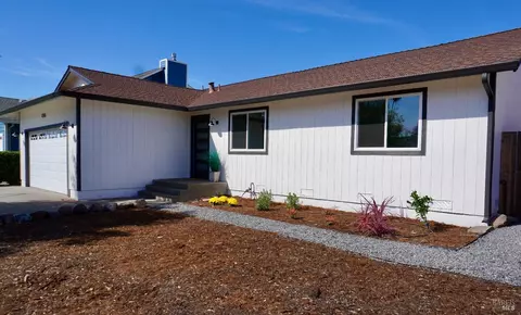 1216 Eleanor Ave, Rohnert Park, CA 94928