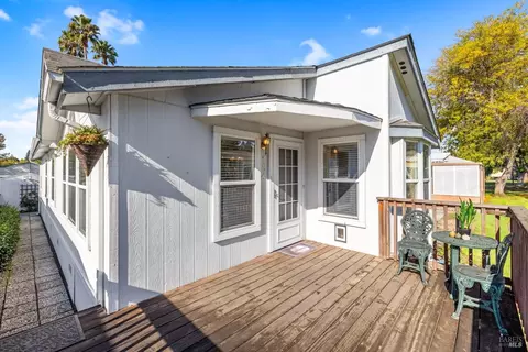 154 Walnut Cir, Rohnert Park, CA 94928
