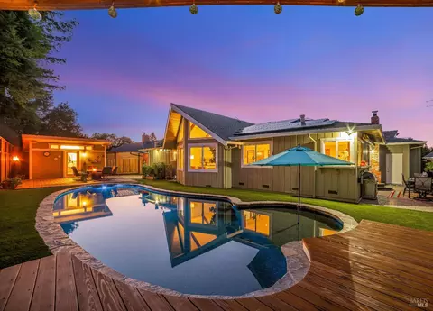 2524 Barona Pl, Santa Rosa, CA 95405