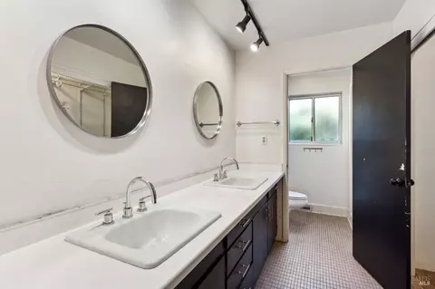 Bath - 1177 Broadway Dr, Sonoma, CA 95476 photo 1 of 3