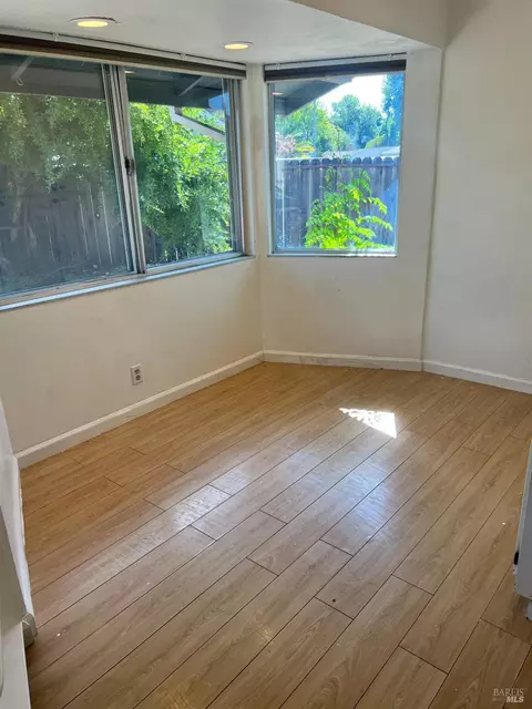 737 Corte Granada Ct, Vacaville, CA 95688 photo 4
