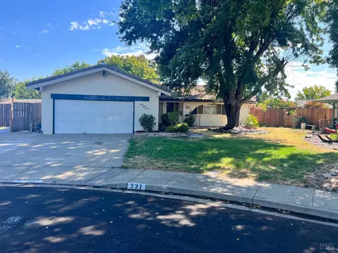 737 Corte Granada Ct, Vacaville, CA 95688