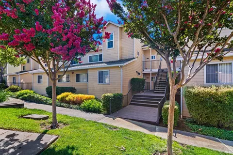 735 Buchanan St #202, Benicia, CA 94510
