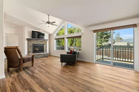 3446 Sol Ln, Ukiah, CA 95482