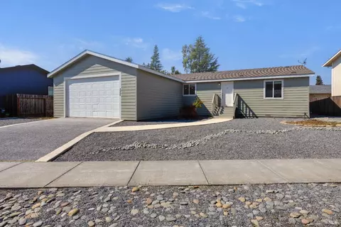 3446 Sol Ln, Ukiah, CA 95482 photo 3