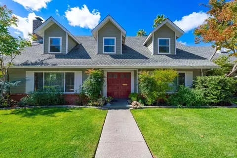 1926 E Foothill Dr, Santa Rosa, CA 95404