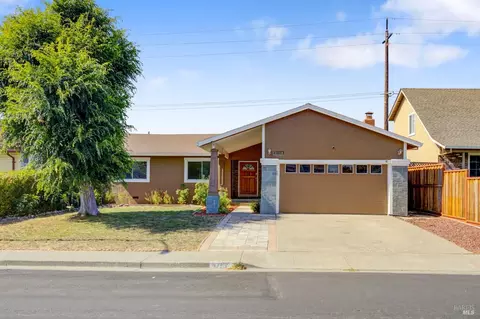 1729 E Madison St, Petaluma, CA 94954