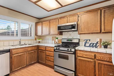8725 Gravenstein Way, Cotati, CA 94931 photo 12