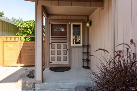 8725 Gravenstein Way, Cotati, CA 94931 photo 4