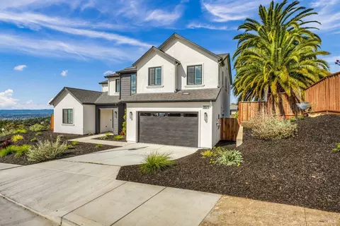 3577 Southridge Dr, Santa Rosa, CA 95403