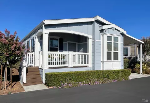 536 Boxwood Dr, Petaluma, CA 94954