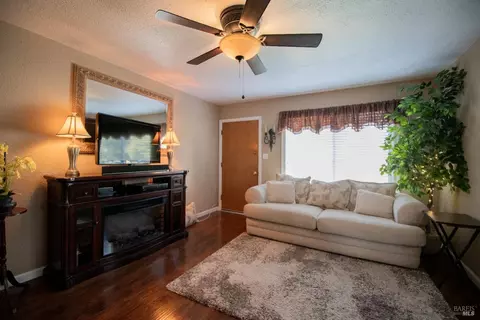 389 Grape St, Vacaville, CA 95688 photo 10