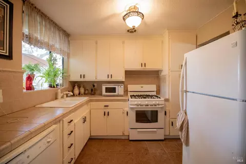 389 Grape St, Vacaville, CA 95688 photo 14