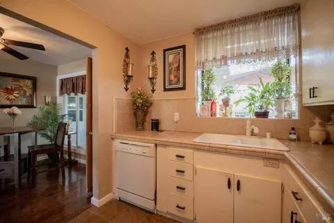 389 Grape St, Vacaville, CA 95688 photo 16