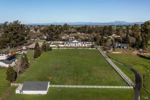 4845 Hessel Rd, Sebastopol, CA 95472