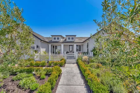284 Trinidad Dr, Tiburon, CA 94920