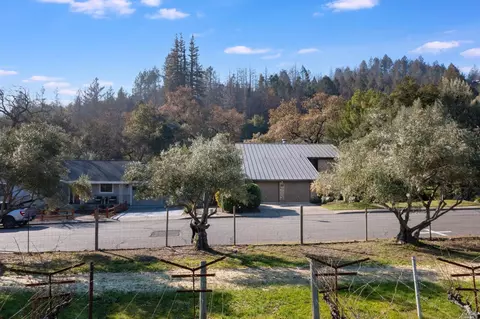 1549 Riesling Way, Saint Helena, CA 94574