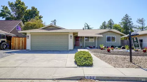 252 Livingston Ave, Vacaville, CA 95687