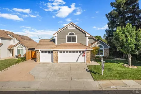 697 Forest Ridge Cir, Vacaville, CA 95687
