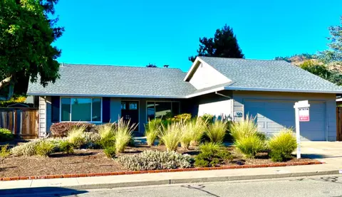 123 Old Oak Ln, Santa Rosa, CA 95409