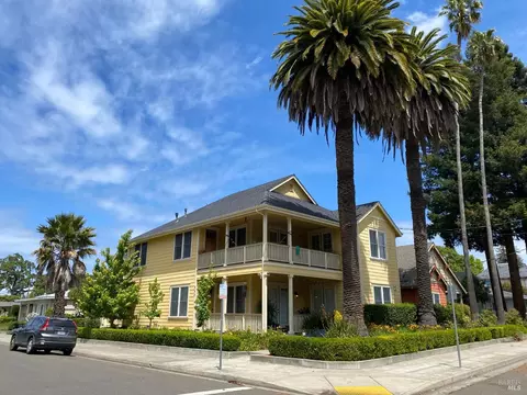 305-307 10th St, Santa Rosa, CA 95401