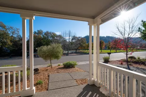 112 Grape Gables Way, Cloverdale, CA 95425