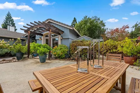 1169 Westview Dr, Napa, CA 94558