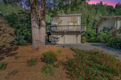 19537 Redwood Dr, Monte Rio, CA 95462